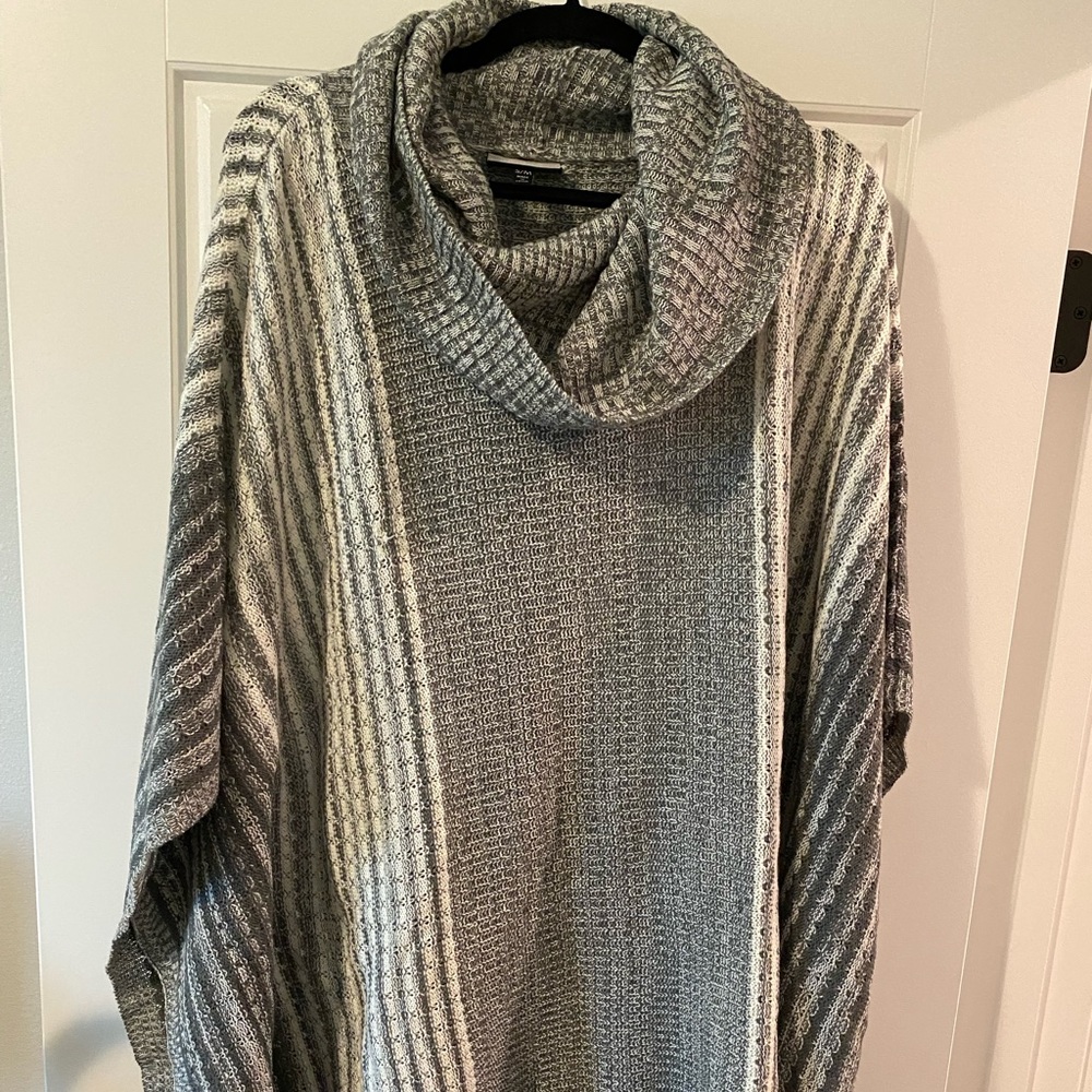 Women’s gray oversized long sweater